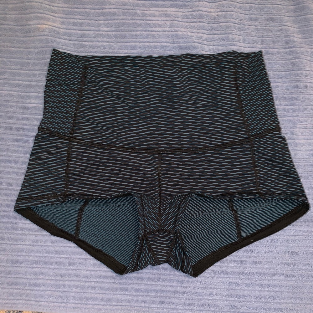 Lululemon booty shorts